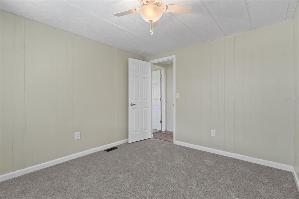 For Sale: $159,900 (2 beds, 2 baths, 1152 Square Feet)