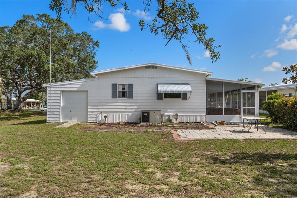 For Sale: $159,900 (2 beds, 2 baths, 1152 Square Feet)