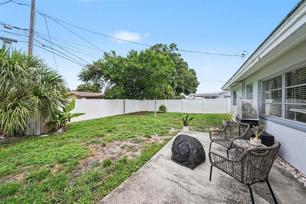 For Sale: $360,000 (2 beds, 2 baths, 1019 Square Feet)