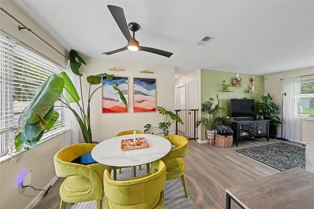 For Sale: $360,000 (2 beds, 2 baths, 1019 Square Feet)