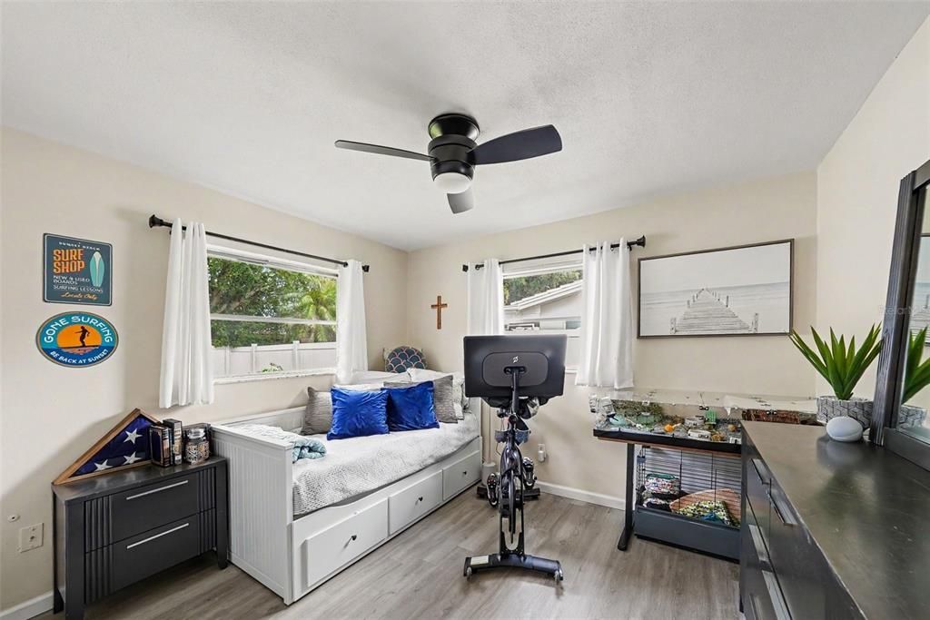 For Sale: $360,000 (2 beds, 2 baths, 1019 Square Feet)