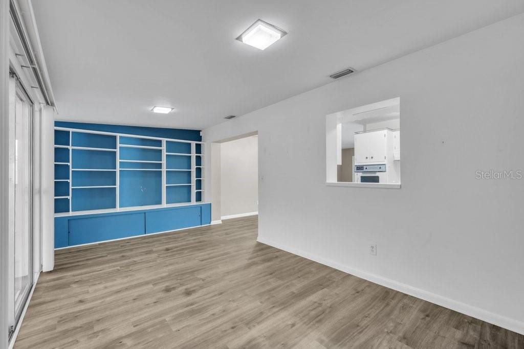 На продажу: $330,000 (3 спален, 2 ванн, 1384 Квадратных фут)