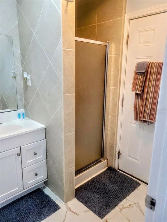 На продажу: $289,900 (1 спален, 1 ванн, 445 Квадратных фут)