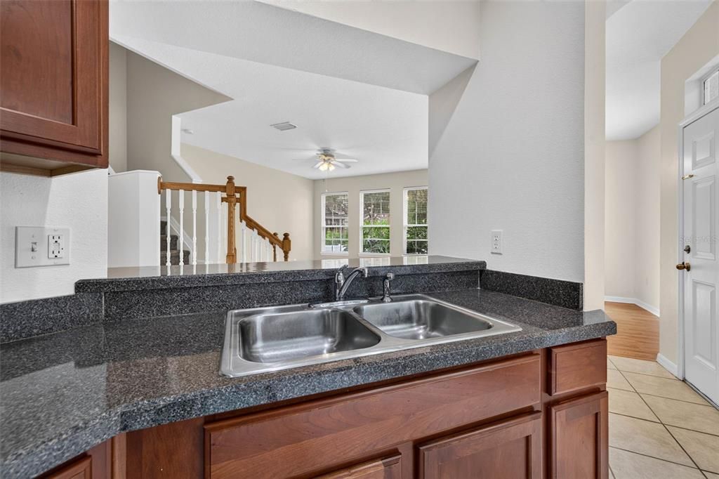 For Rent: $2,250 (3 beds, 2 baths, 1513 Square Feet)