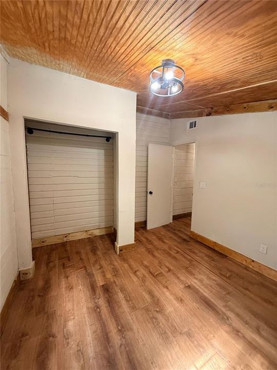 For Rent: $1,500 (2 beds, 1 baths, 740 Square Feet)