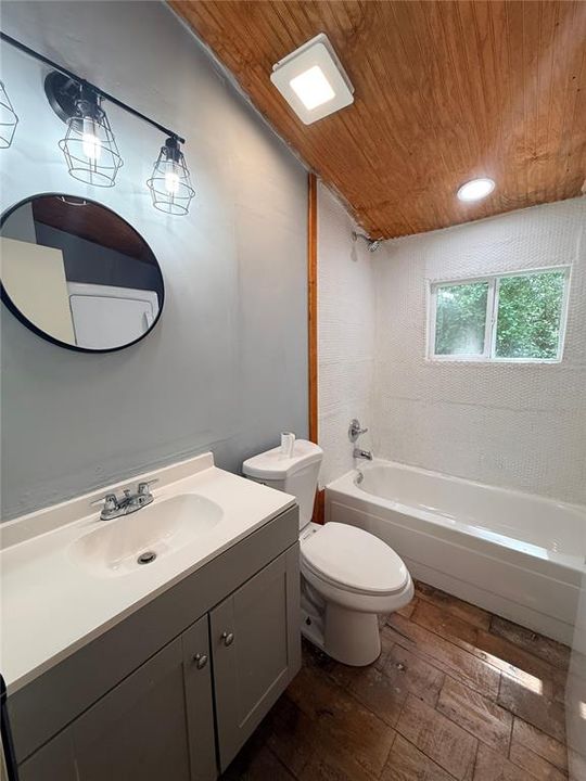 For Rent: $1,500 (2 beds, 1 baths, 740 Square Feet)