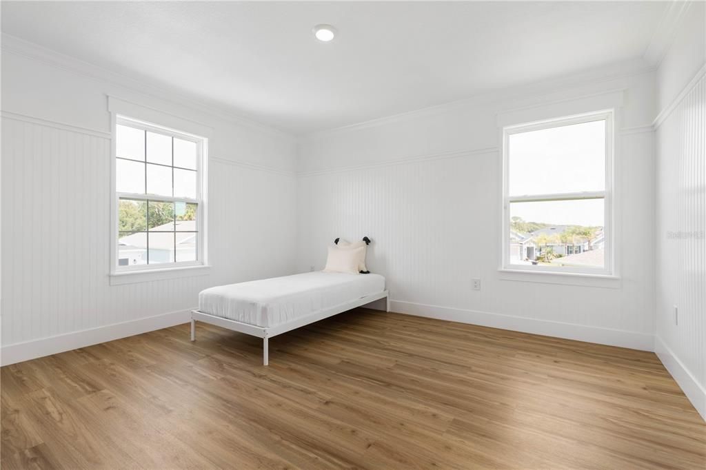 For Sale: $670,000 (5 beds, 2 baths, 3087 Square Feet)