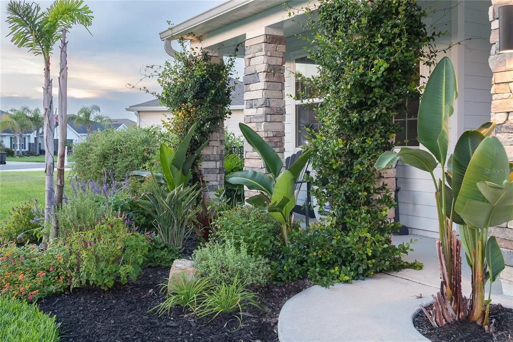 For Sale: $670,000 (5 beds, 2 baths, 3087 Square Feet)