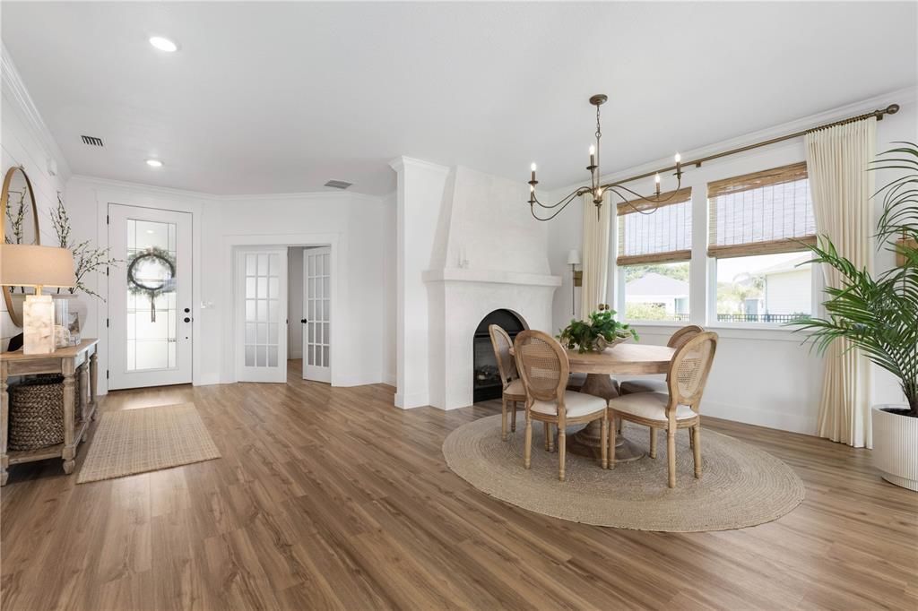 For Sale: $670,000 (5 beds, 2 baths, 3087 Square Feet)