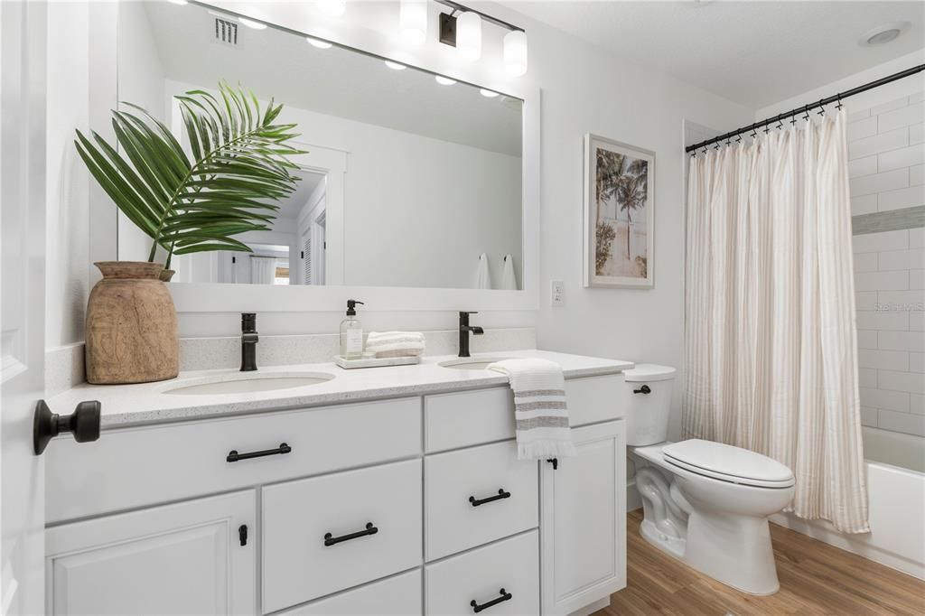 For Sale: $670,000 (5 beds, 2 baths, 3087 Square Feet)