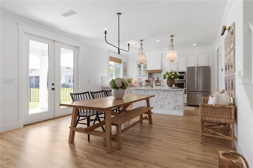 For Sale: $670,000 (5 beds, 2 baths, 3087 Square Feet)