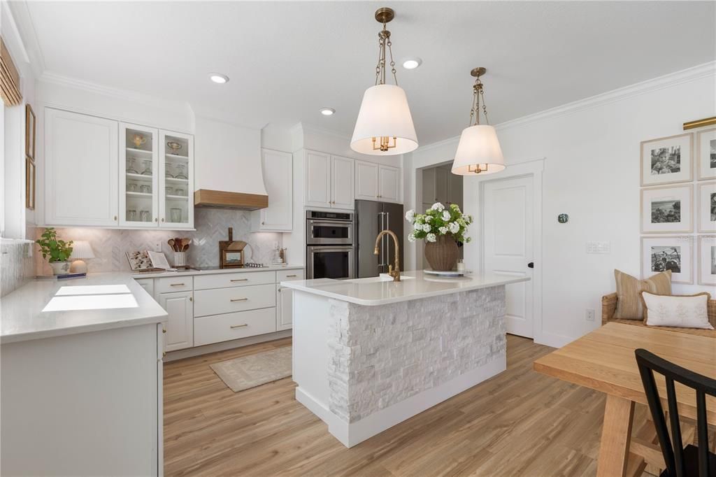 For Sale: $670,000 (5 beds, 2 baths, 3087 Square Feet)
