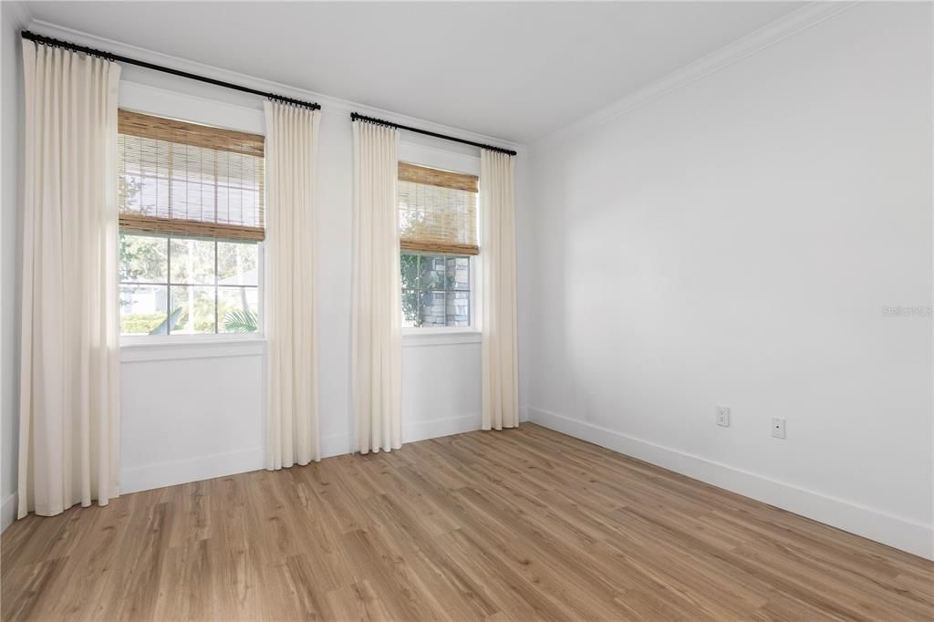 For Sale: $670,000 (5 beds, 2 baths, 3087 Square Feet)