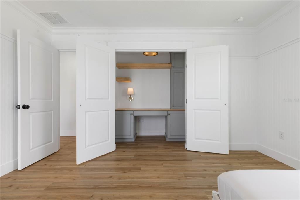 For Sale: $670,000 (5 beds, 2 baths, 3087 Square Feet)