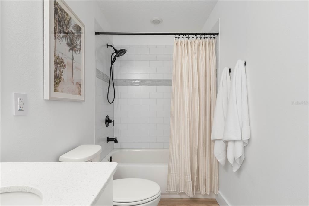 For Sale: $670,000 (5 beds, 2 baths, 3087 Square Feet)