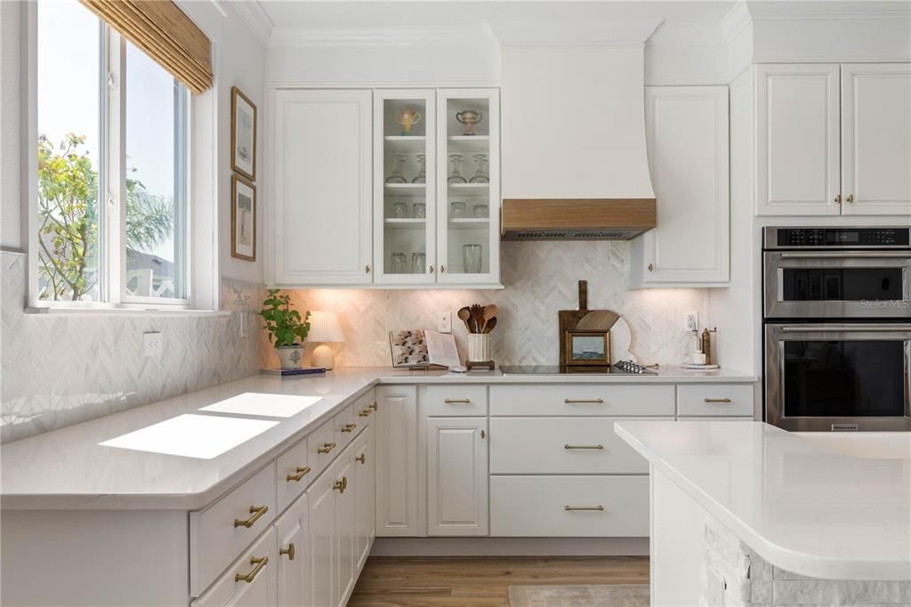 For Sale: $670,000 (5 beds, 2 baths, 3087 Square Feet)