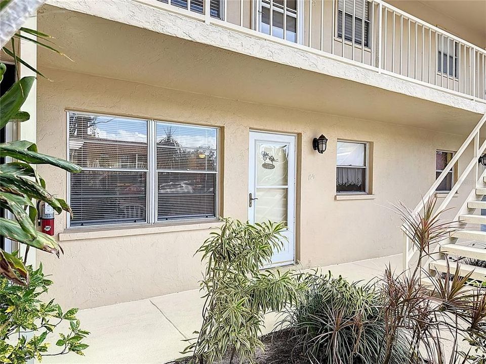 For Sale: $164,900 (1 beds, 1 baths, 554 Square Feet)