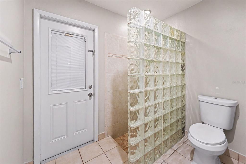 На продажу: $449,900 (3 спален, 2 ванн, 1749 Квадратных фут)