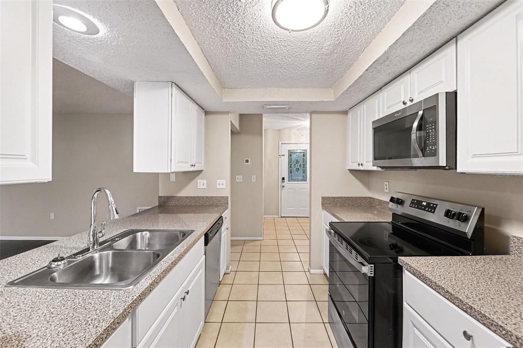 На продажу: $449,900 (3 спален, 2 ванн, 1749 Квадратных фут)