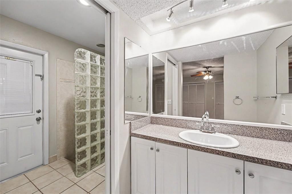 На продажу: $449,900 (3 спален, 2 ванн, 1749 Квадратных фут)