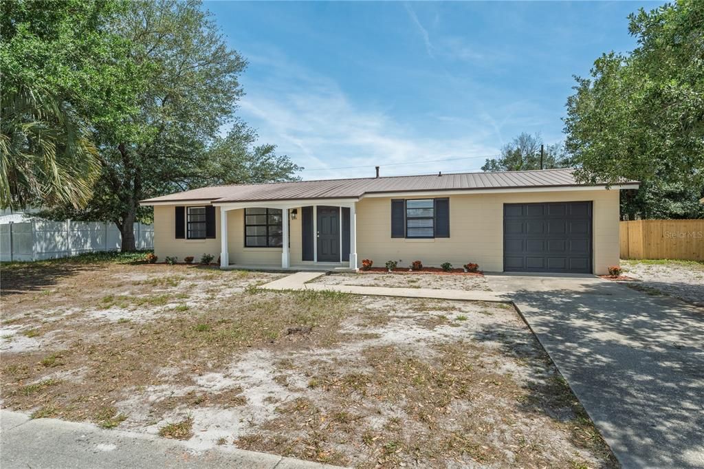For Sale: $265,000 (3 beds, 2 baths, 1117 Square Feet)