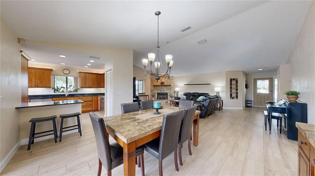 For Sale: $600,000 (3 beds, 2 baths, 1998 Square Feet)