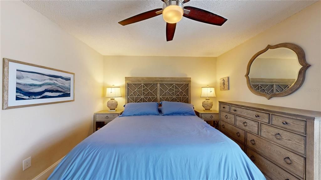 For Sale: $600,000 (3 beds, 2 baths, 1998 Square Feet)