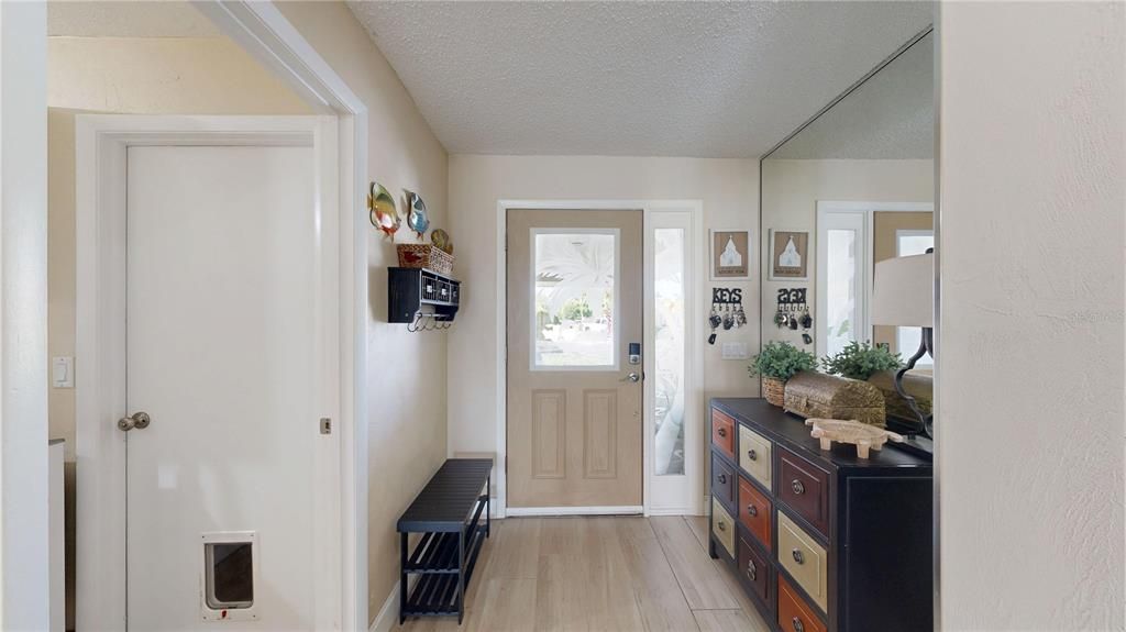 For Sale: $600,000 (3 beds, 2 baths, 1998 Square Feet)