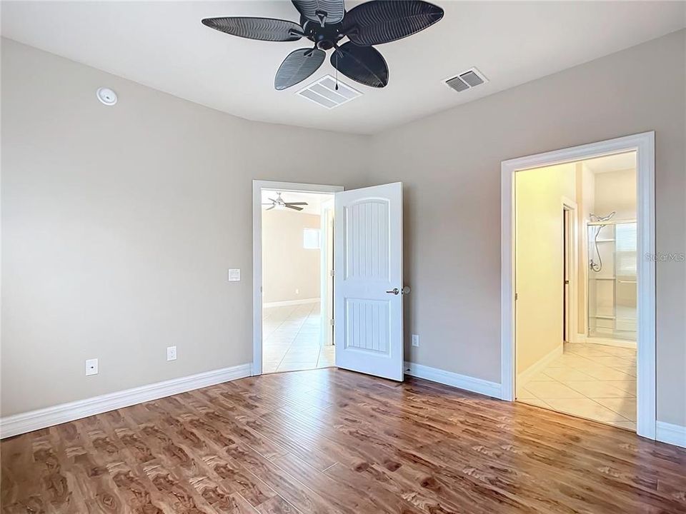 For Sale: $237,500 (2 beds, 2 baths, 1423 Square Feet)