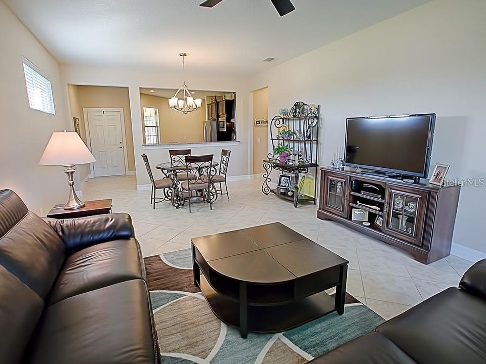 For Sale: $237,500 (2 beds, 2 baths, 1423 Square Feet)