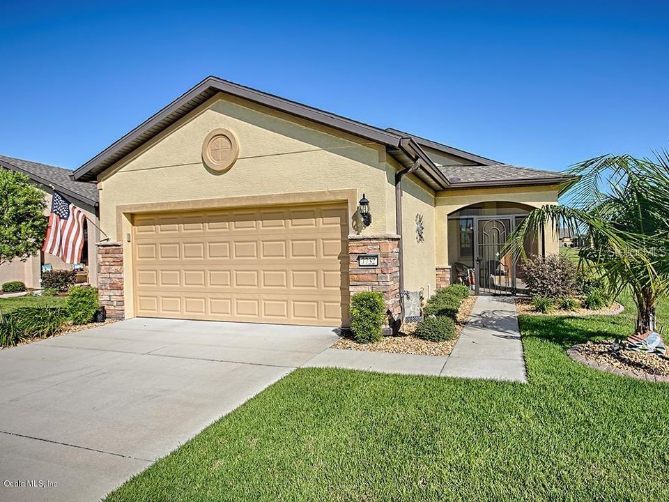 For Sale: $237,500 (2 beds, 2 baths, 1423 Square Feet)