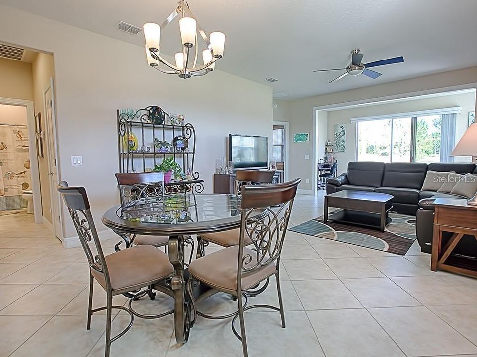 For Sale: $237,500 (2 beds, 2 baths, 1423 Square Feet)