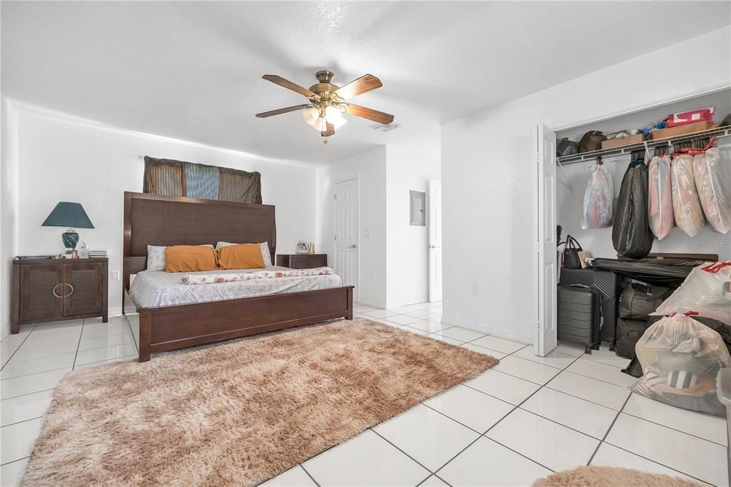 For Sale: $319,000 (5 beds, 0 baths, 2060 Square Feet)