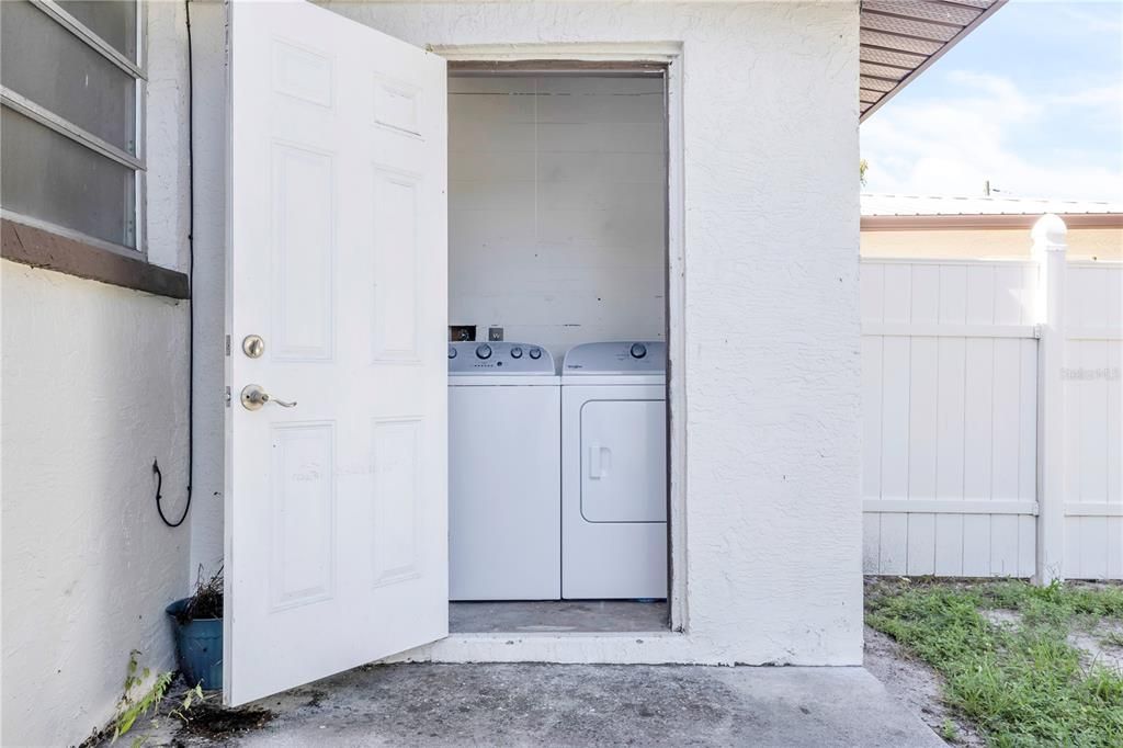 For Sale: $319,000 (5 beds, 0 baths, 2060 Square Feet)