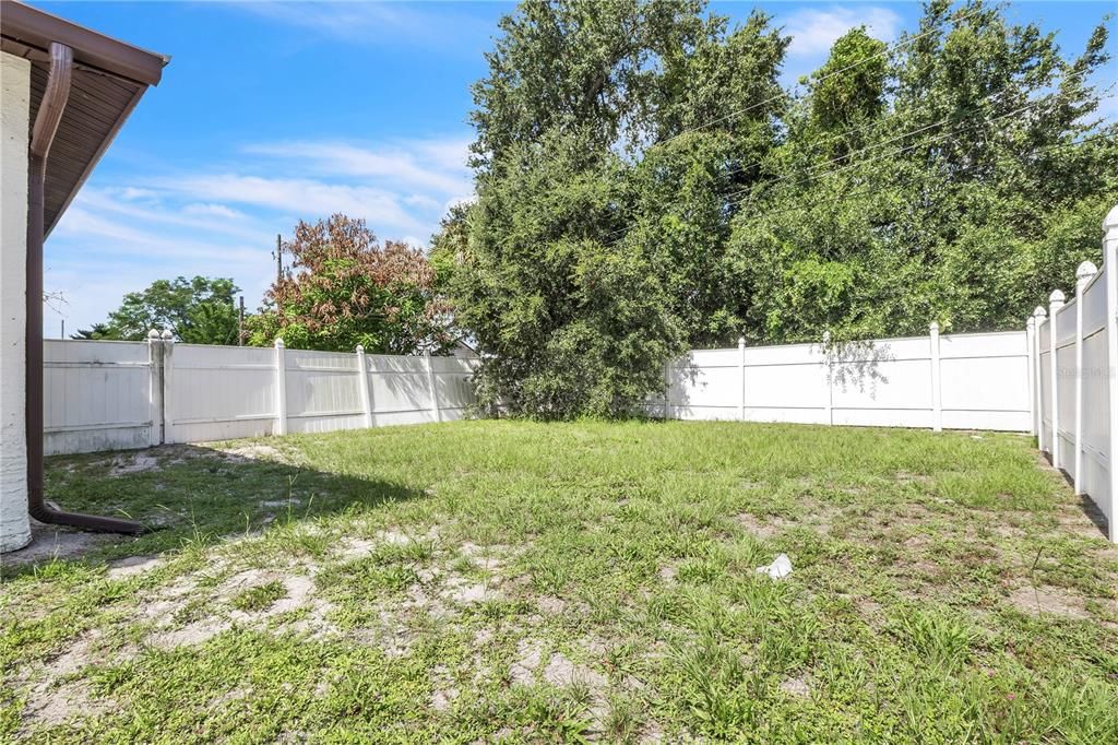 For Sale: $319,000 (5 beds, 0 baths, 2060 Square Feet)