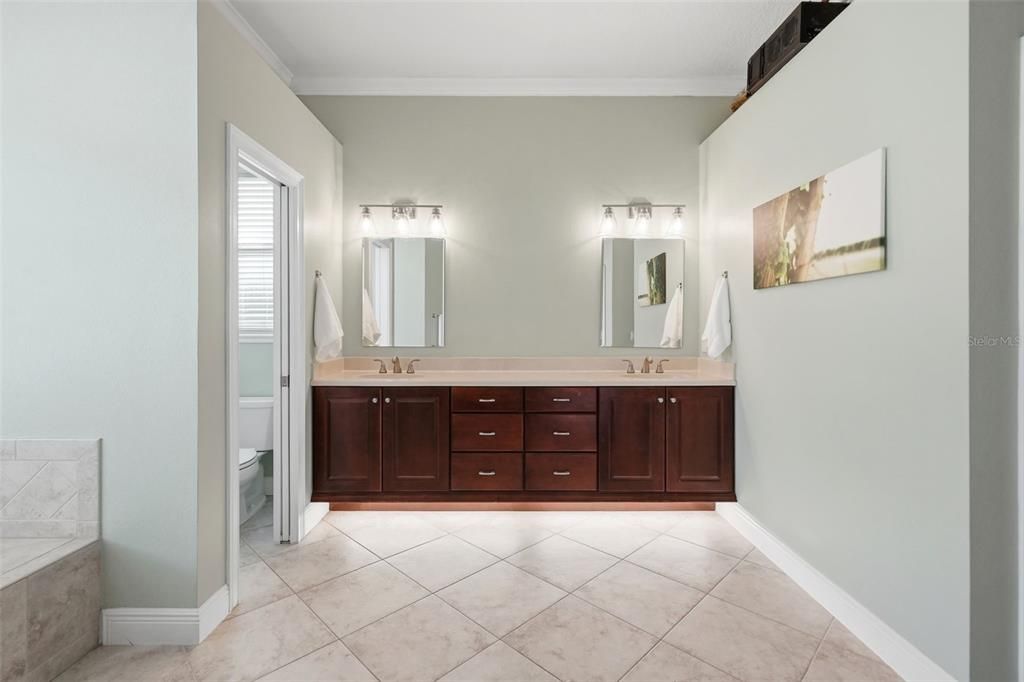 For Sale: $850,000 (4 beds, 3 baths, 2845 Square Feet)