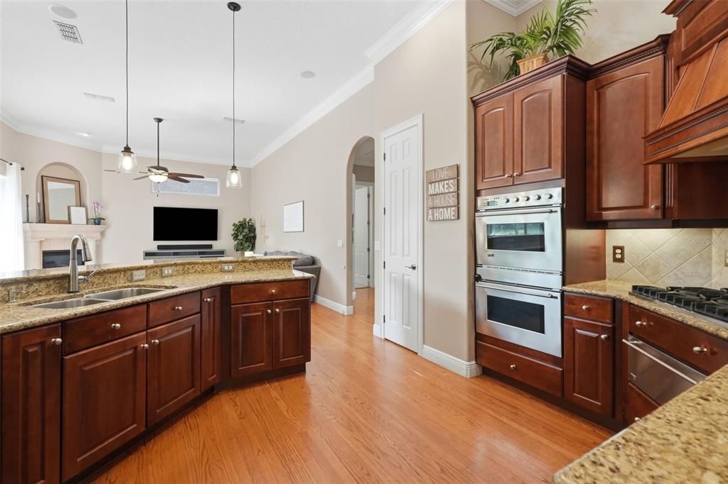 For Sale: $850,000 (4 beds, 3 baths, 2845 Square Feet)