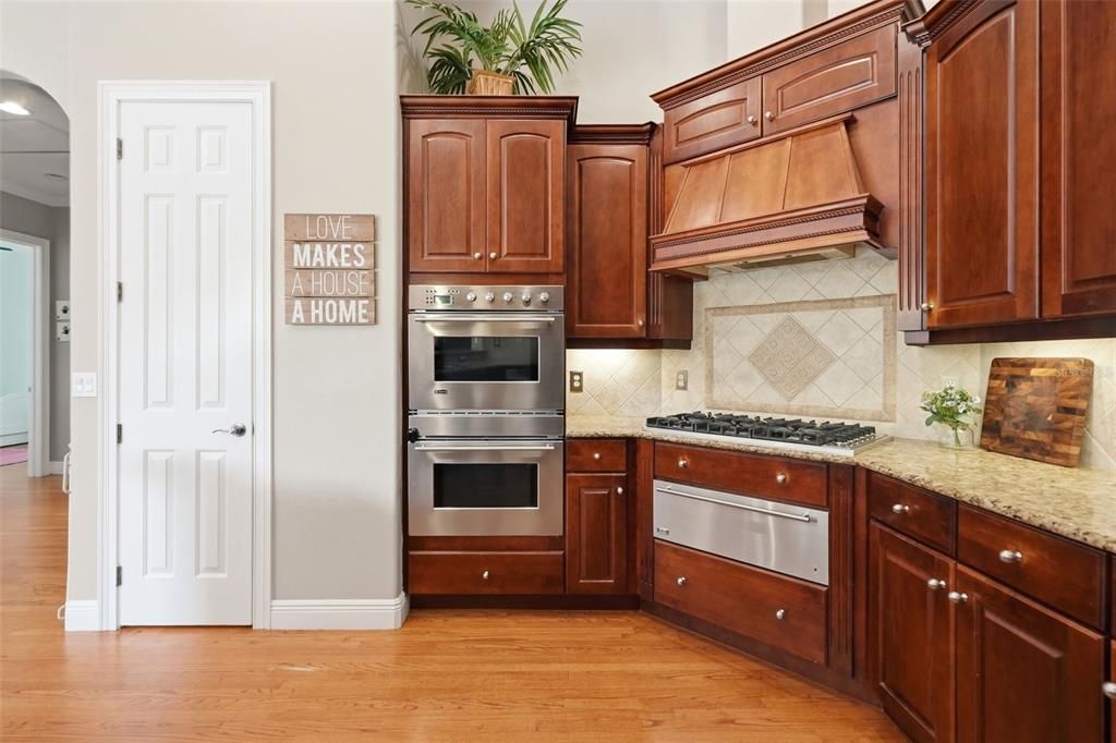 For Sale: $850,000 (4 beds, 3 baths, 2845 Square Feet)