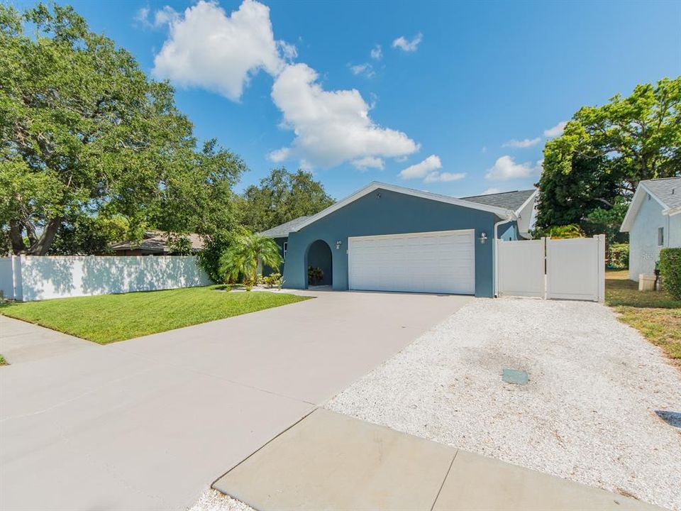 For Sale: $459,900 (3 beds, 2 baths, 1500 Square Feet)