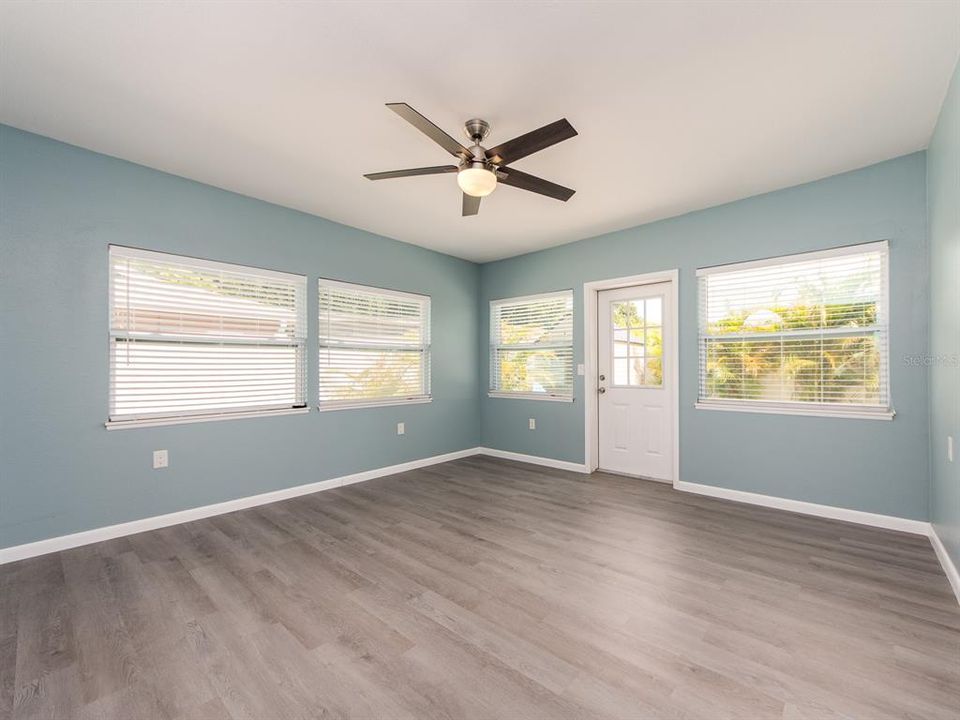 For Sale: $459,900 (3 beds, 2 baths, 1500 Square Feet)