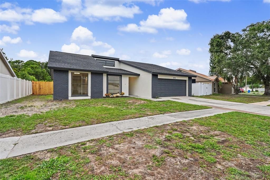 Active With Contract: $439,000 (3 beds, 2 baths, 1612 Square Feet)