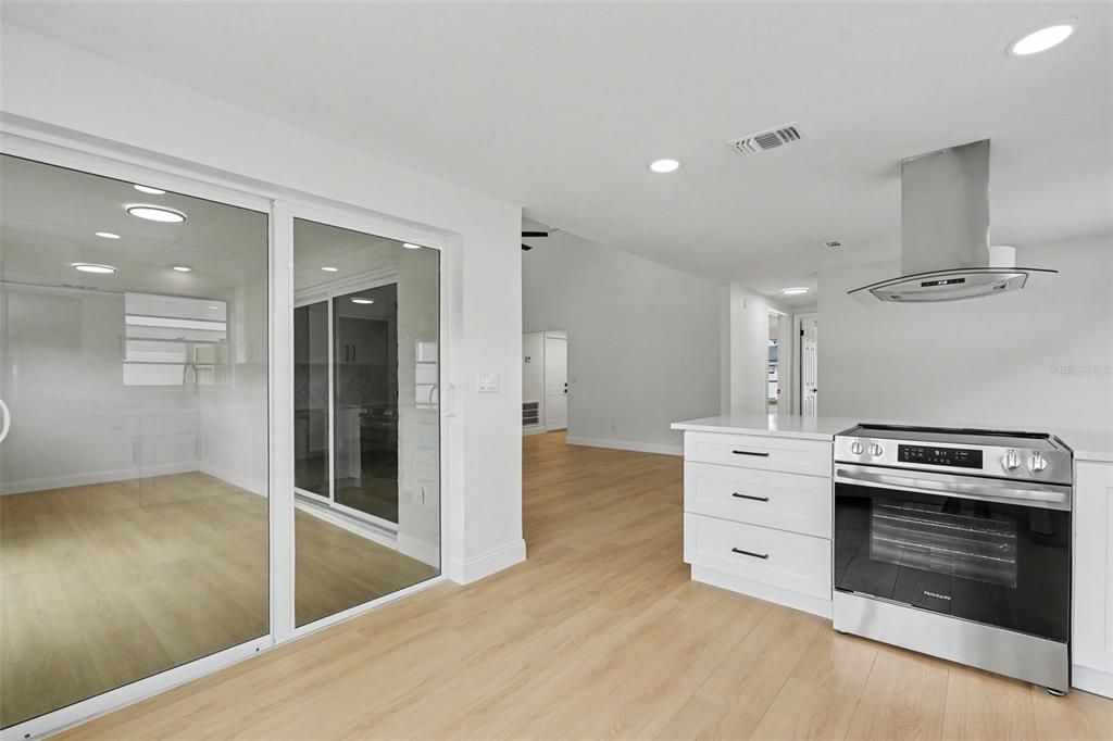 Active With Contract: $439,000 (3 beds, 2 baths, 1612 Square Feet)