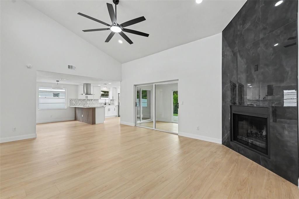 Active With Contract: $439,000 (3 beds, 2 baths, 1612 Square Feet)