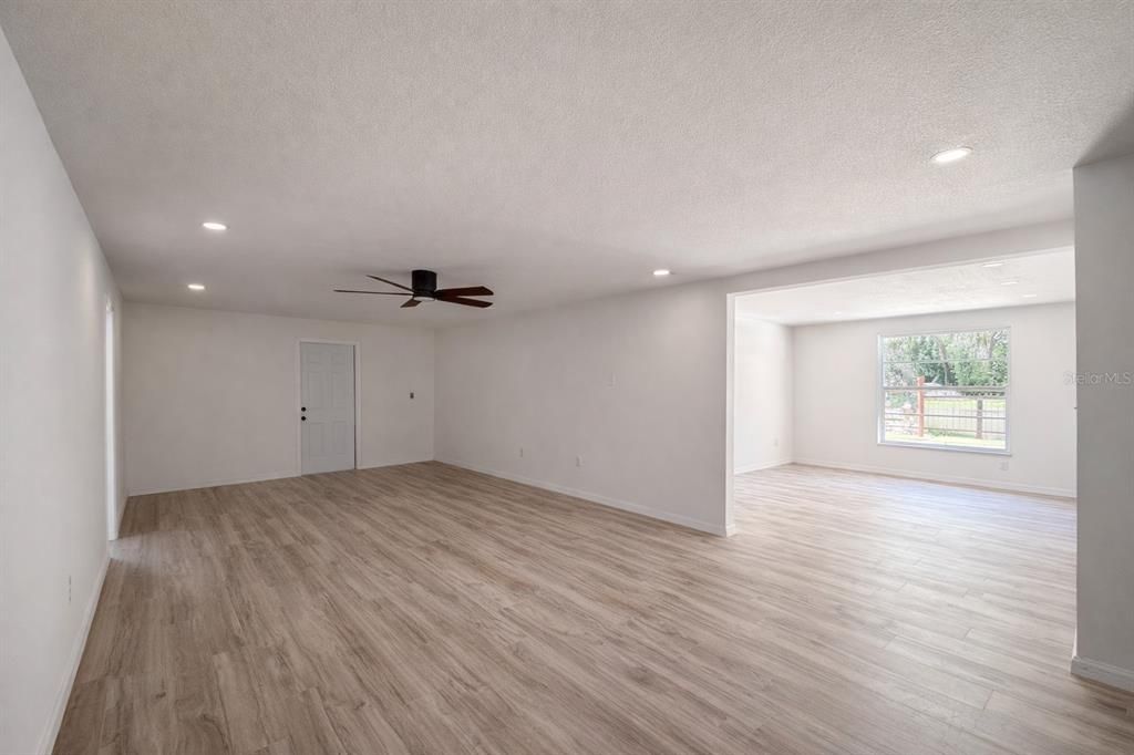 En Renta: $2,495 (5 camas, 2 baños, 2400 Pies cuadrados)