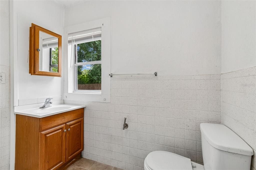 На продажу: $199,900 (2 спален, 2 ванн, 856 Квадратных фут)