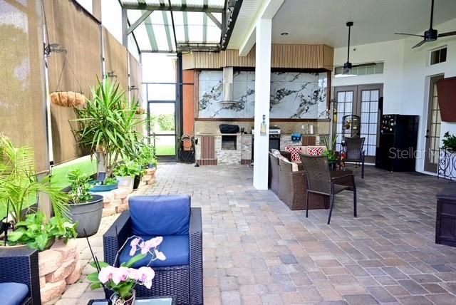 En Venta: $749,900 (4 camas, 3 baños, 3325 Pies cuadrados)