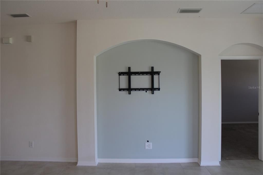 For Rent: $2,795 (3 beds, 2 baths, 1772 Square Feet)