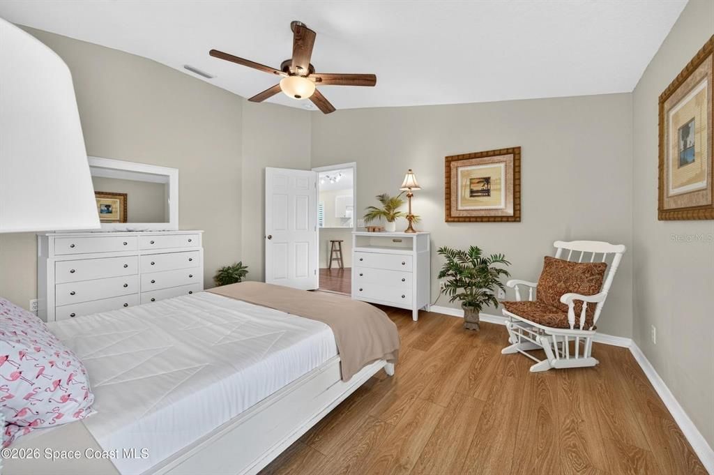 For Sale: $469,000 (4 beds, 2 baths, 1902 Square Feet)