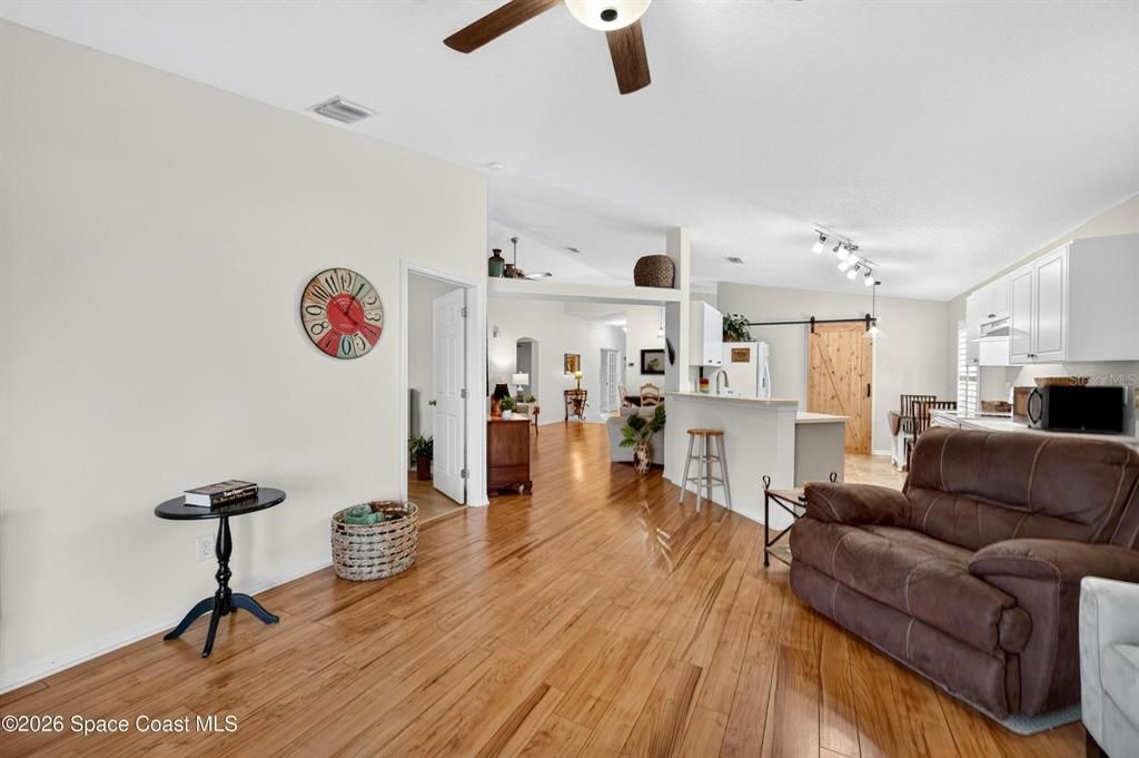 For Sale: $469,000 (4 beds, 2 baths, 1902 Square Feet)