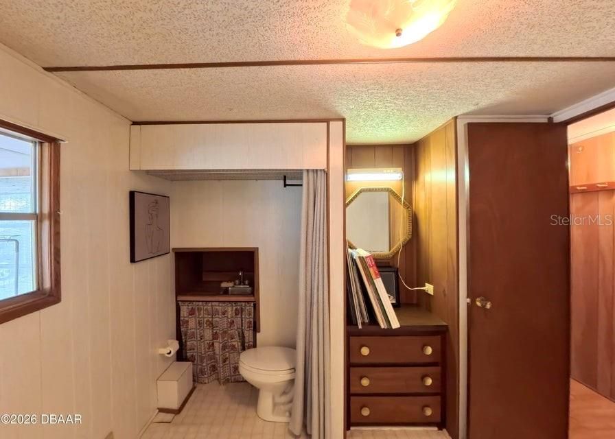 На продажу: $134,900 (2 спален, 1 ванн, 612 Квадратных фут)